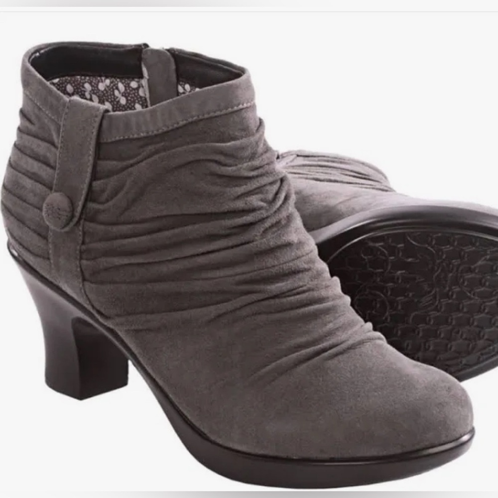 Dansko Buffy Gray Suede Bootie Heels 37 EUC